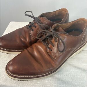 Johnston & Murphy Upton plain-toe shoes in brown full-grain leather